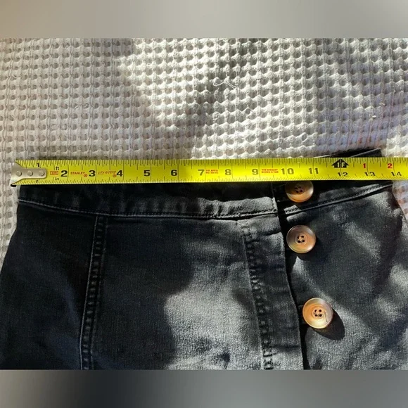 Free People Little Daisies Grey Denim Button-Front Mini Skirt, 0, MSRP $50 - Picture 10 of 11